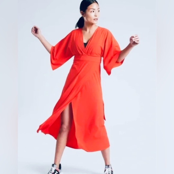 Athleta Dresses & Skirts - Athleta Vibrant Orange Maxi Dress